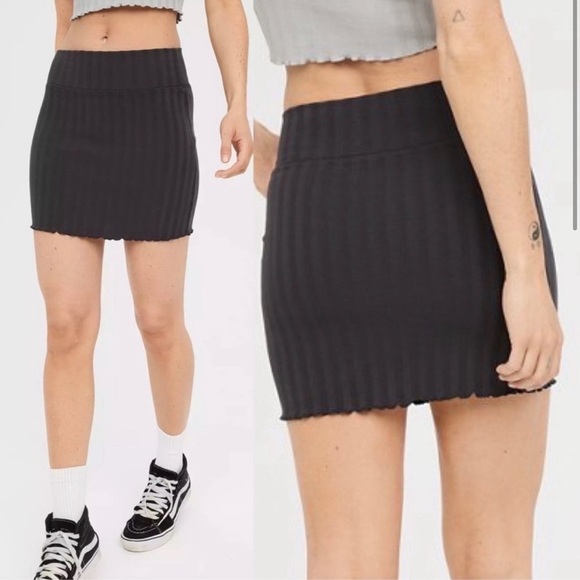 Offline by Aerie OG Groove Lettuce Hem Skirt Coral XL NWT - Picture 9 of 9